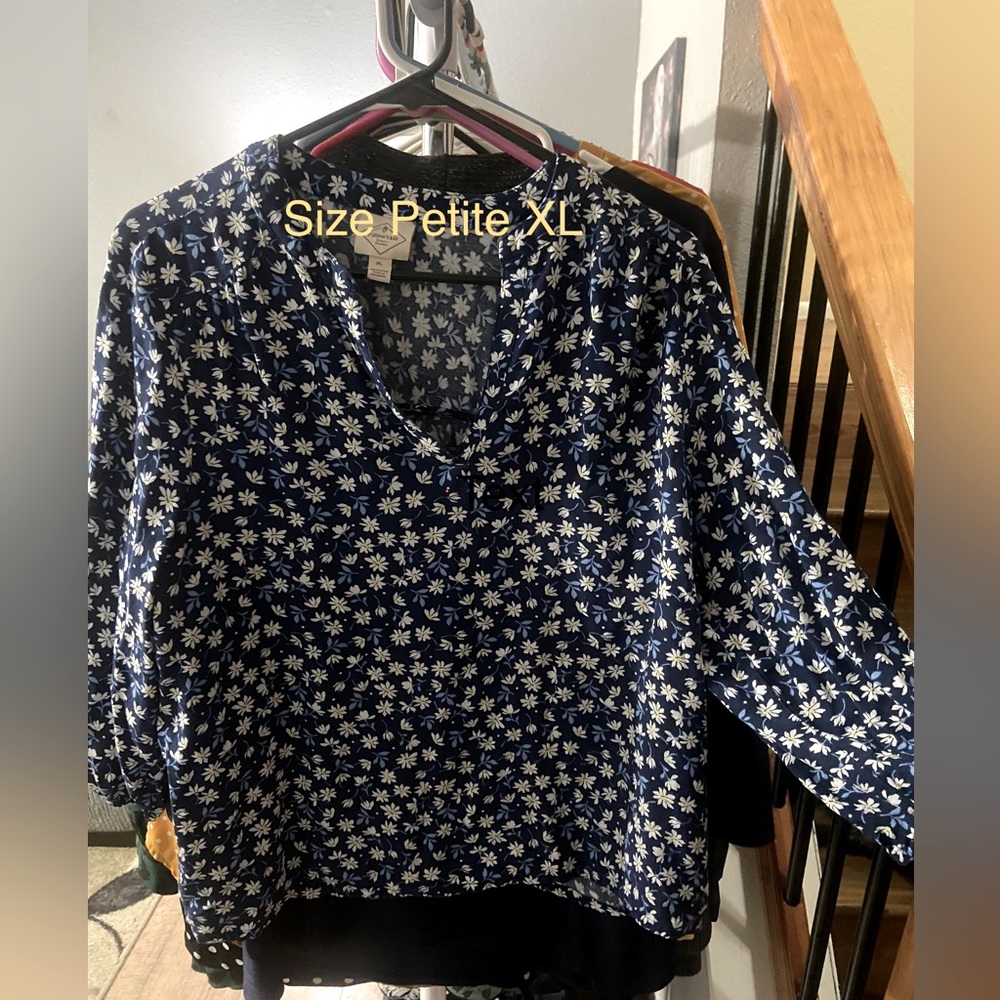 Floral blouse size petite XL